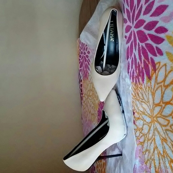 Heels - Picture 5 of 8